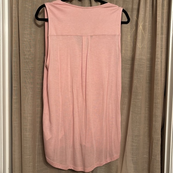 Lascana stretchy sleeveless shirt. Very soft material. 100% Viscose. Worn once. - Picture 5 of 6